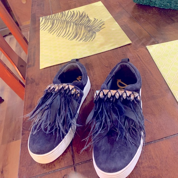 SAM EDELMAN SNEAKERS WITH STONES AND FEATHERS UNIQUE 7 1/2 SLIP ON - Picture 5 of 6